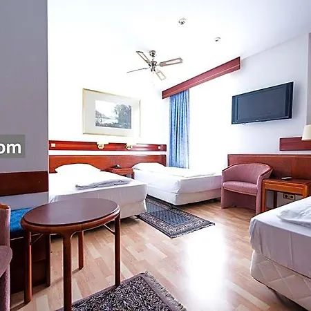 Ravel International 3*