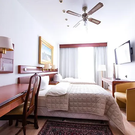 拉维尔国际酒店