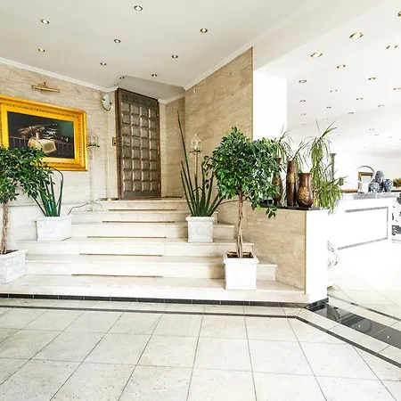 Hotel Ravel International