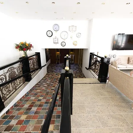 拉维尔国际酒店