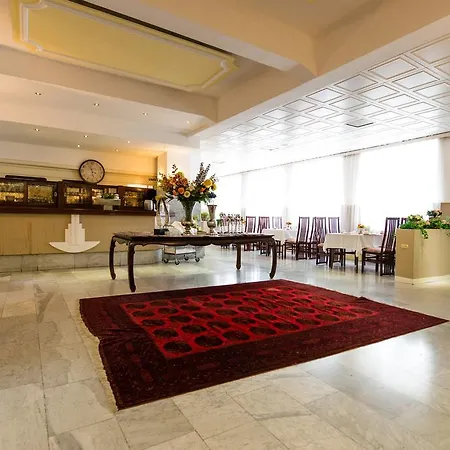 Ravel International Hotel 3*