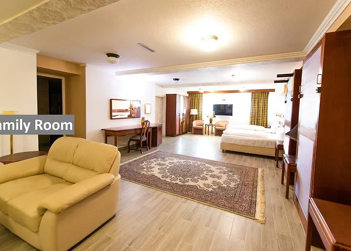 Hotel Ravel International 3*