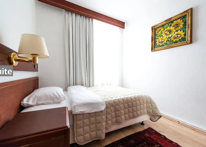 Hotel Ravel International