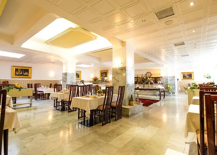 Ravel International Hotel 3*