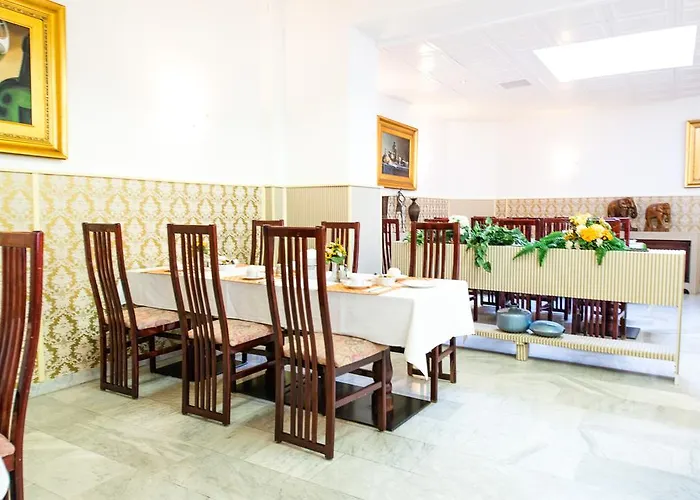 Hotel Ravel International 3*