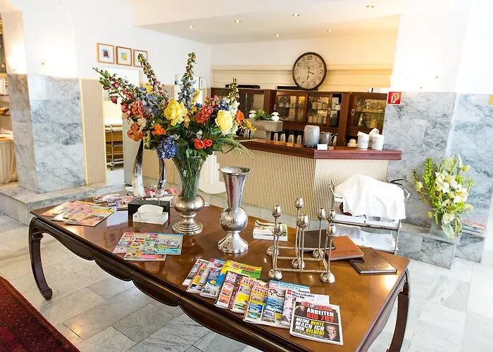 Hotel Ravel International 3*