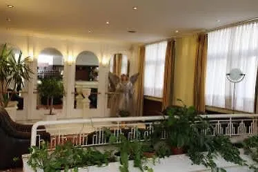 Ravel International 3*