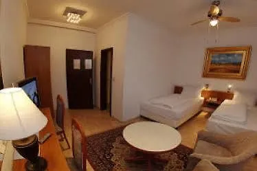 Ravel International Hotel 3*