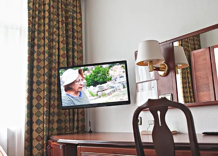 Hotel Ravel International