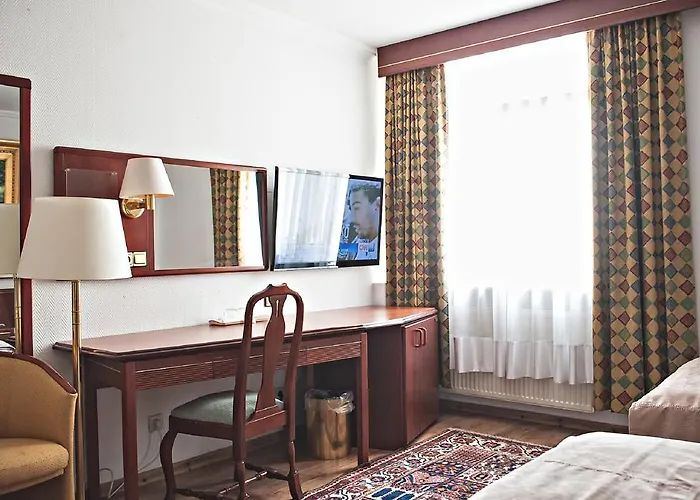 Hotel Ravel International 3*