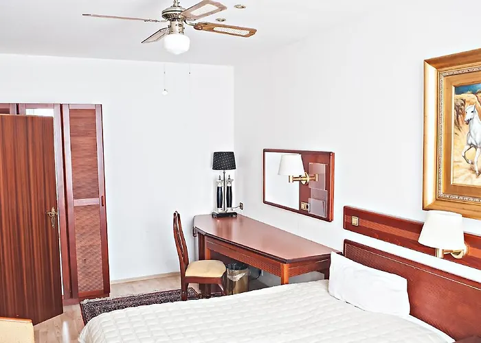 Hotel Ravel International 3*